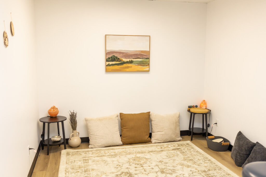 Should You Choose Individual or Group Therapy for Mental Health Treatment?